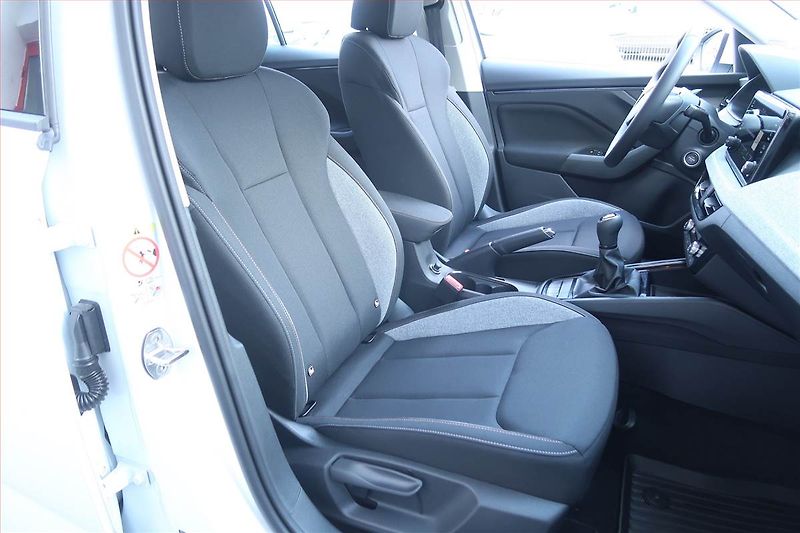 Škoda Kamiq (2025) 1.0 TSI - fotka 9 z 21