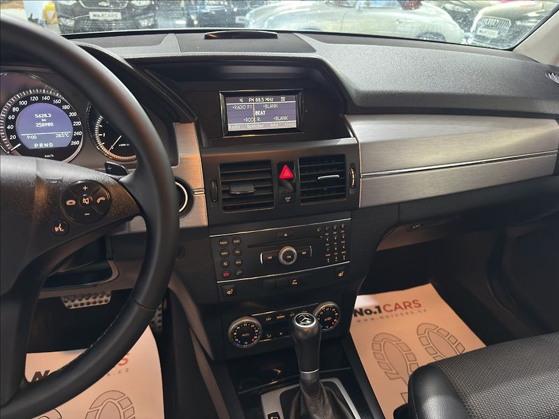 Mercedes-Benz GLK 2,2   220CDI AUTOMAT BI-XEN - fotka 12 z 31