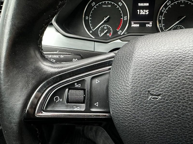 Škoda Superb 2,0 110kW DSG, CZ - fotka 22 z 41
