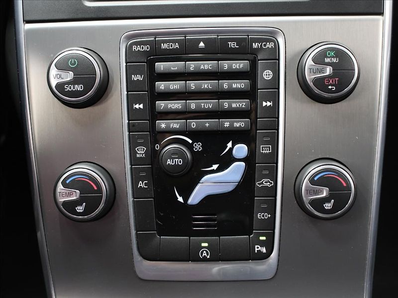 Volvo V60 2,0 D3 110kW AT Mom.NAVI Light - fotka 16 z 18