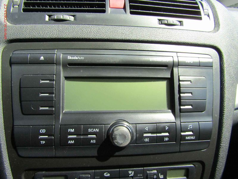 Škoda Octavia (2007) 2.0 FSi, AC - fotka 12 z 17