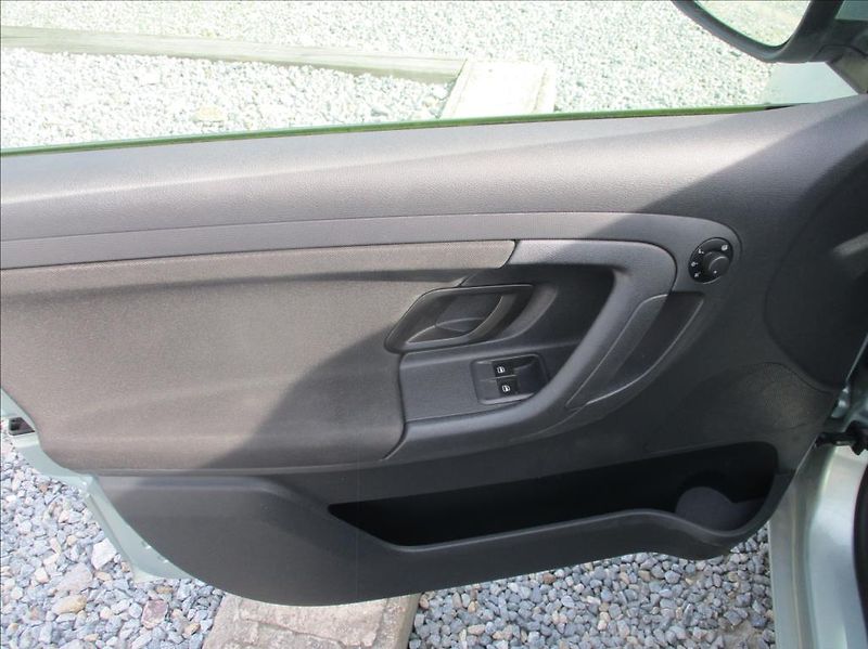 Škoda Fabia 1,2 TSI, klima, serv. kniha, - fotka 14 z 31