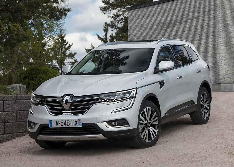 Volkswagen Tiguan (+9000 až 10 000 Kč dle výbavy). Cena: 664 900 Kč