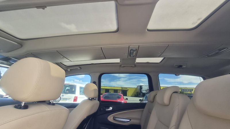 Ford Galaxy  1.6i Turbo - Titanium 7míst - fotka 15 z 25