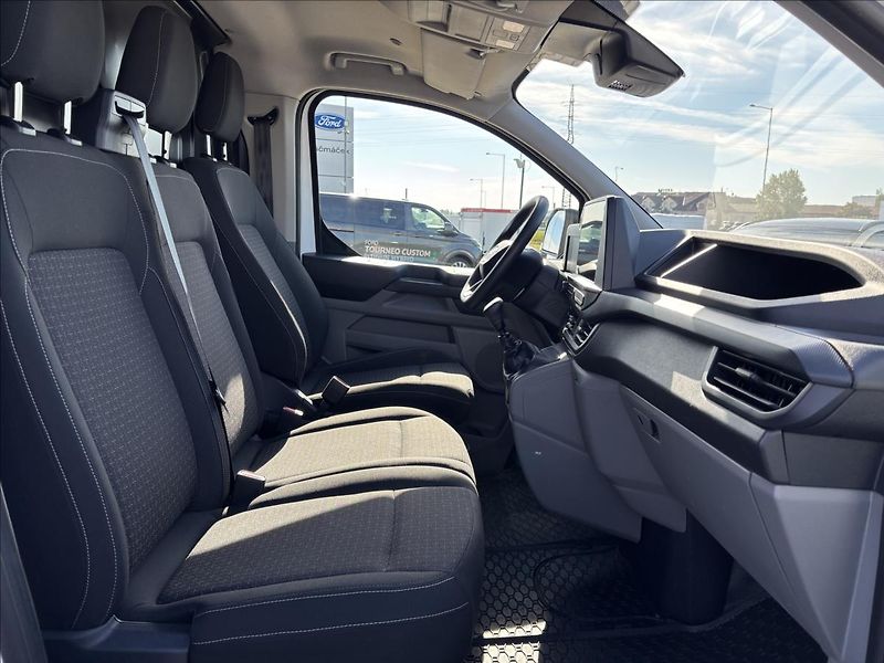 Ford Transit Custom 2,0 EcoBlue 100kW  L1 - fotka 17 z 34