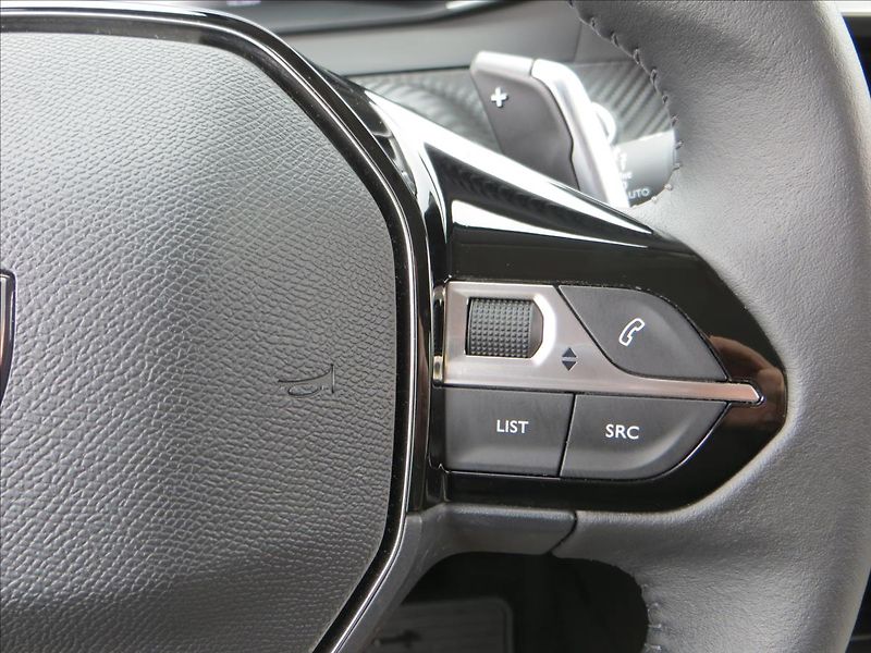 Peugeot 208 1,2 74kW e-DCS6 ALLURE ČR - fotka 20 z 24