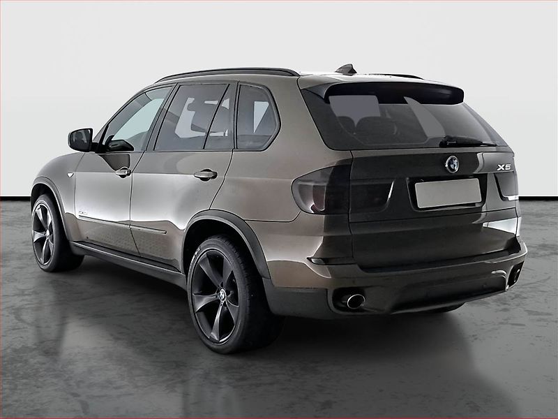 BMW X5 (2011) M Paket xDrive30d, 4X4 - fotka 4 z 27