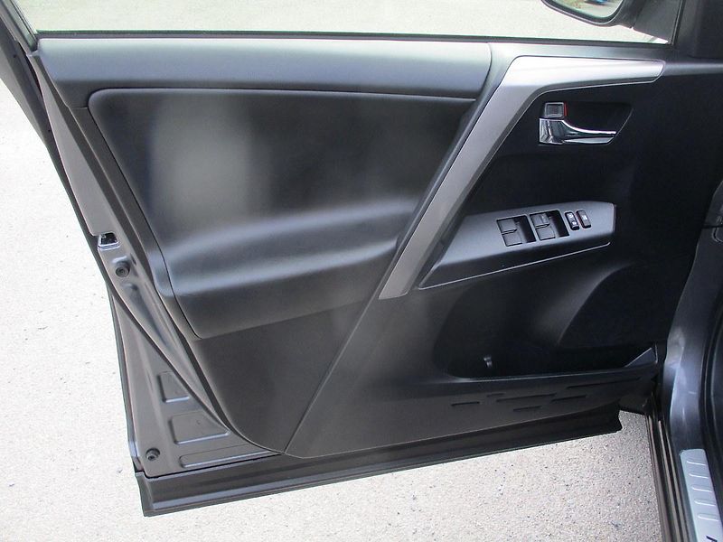 Toyota RAV4 2.5Hybrid 137TKM*T. ZAŘ*SERVIS - fotka 12 z 50