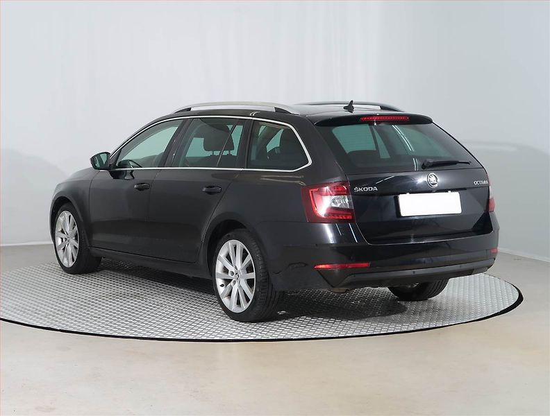 Škoda Octavia (2018) Style Plus 2.0 TDI, Automat - fotka 4 z 18
