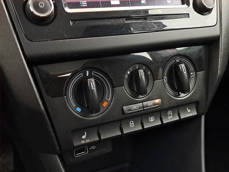 Škoda Rapid (2019) Spaceback 1.0 TSI - fotka 15 z 16