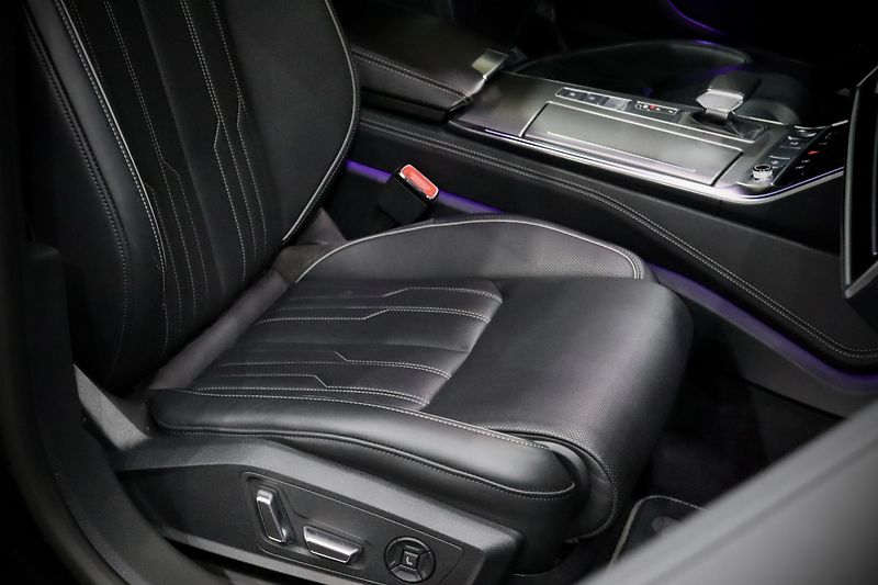 Audi A7 55 TFSI 3.0 V6 quattro S line - fotka 20 z 60