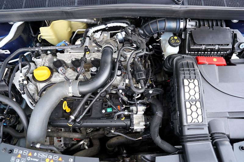 Renault Mégane 1.2 TCe automat/132 PS/ČR - fotka 10 z 43