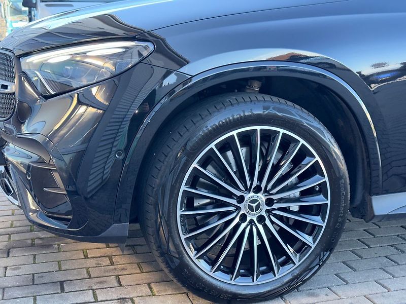 Mercedes-Benz GLC 220 d 4MATIC - fotka 26 z 37