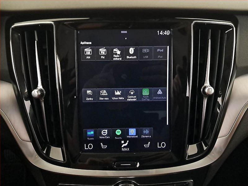 Volvo V60 (2019) D3 2.0, 4X4, Automat, Kůže - fotka 21 z 24