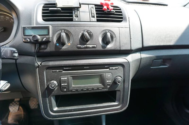 Škoda Roomster (2012) 1,4 - fotka 17 z 25