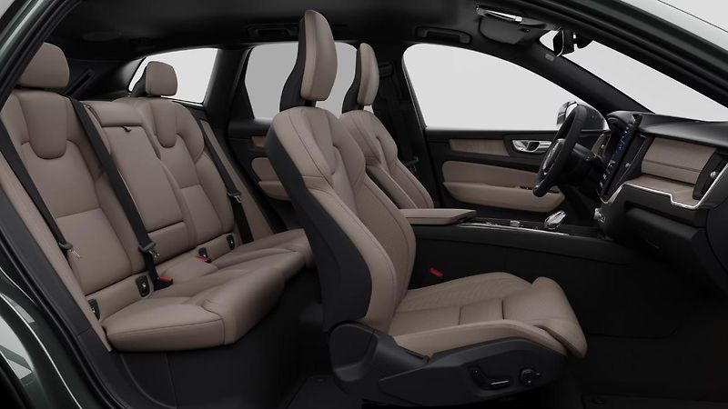 Volvo XC60 (2026) B5 PLUS - fotka 12 z 13