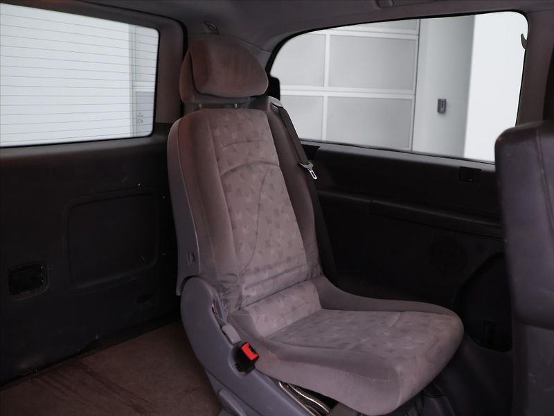 Mercedes-Benz Vito 3,0 165 kW, 6 míst, Automat - fotka 12 z 25