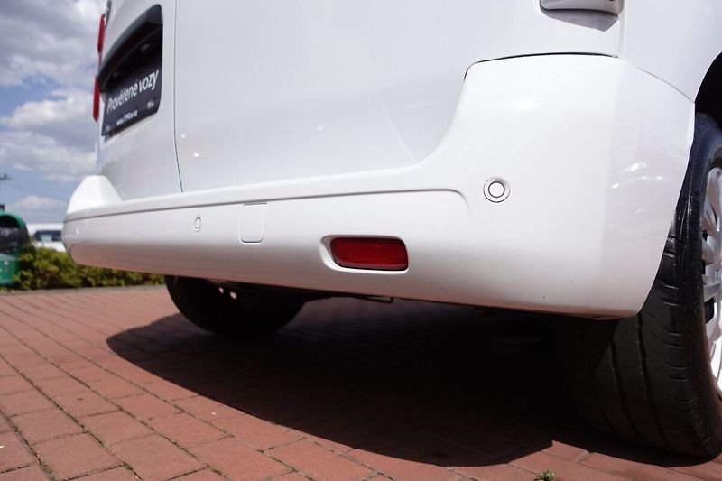 Toyota ProAce 2.0 D-4D 140k L1 Business - fotka 26 z 28