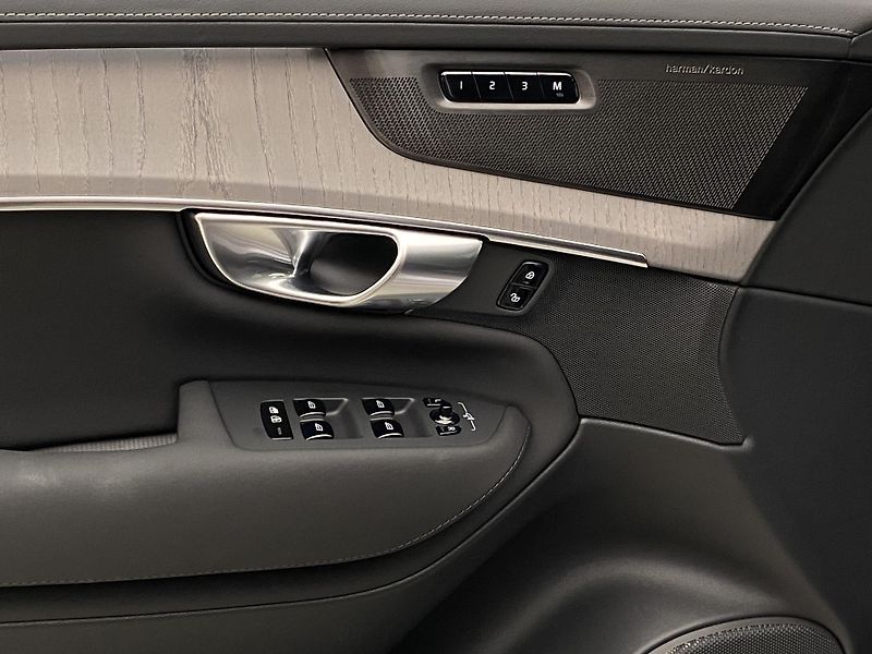 Volvo XC90 (2026) T8 AWD Plug-in DARK PLUS 7m - fotka 29 z 78