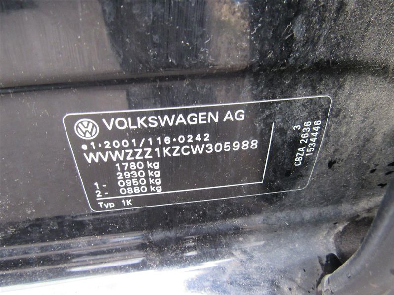 Volkswagen Golf 1,2 TSI 63kW Trendline - fotka 28 z 33