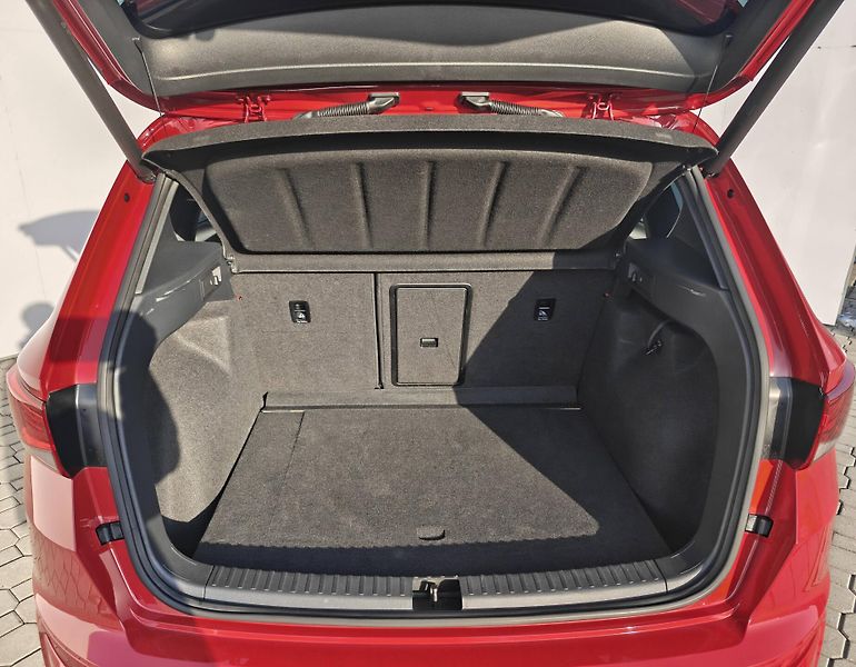 Seat Ateca DSG 4WD 2,0 TSI - fotka 29 z 30