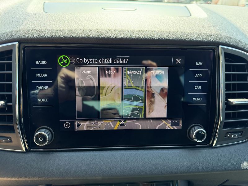 Škoda Karoq 1,5 TSi/110kW DSG - STYLE,TZ,. - fotka 40 z 88