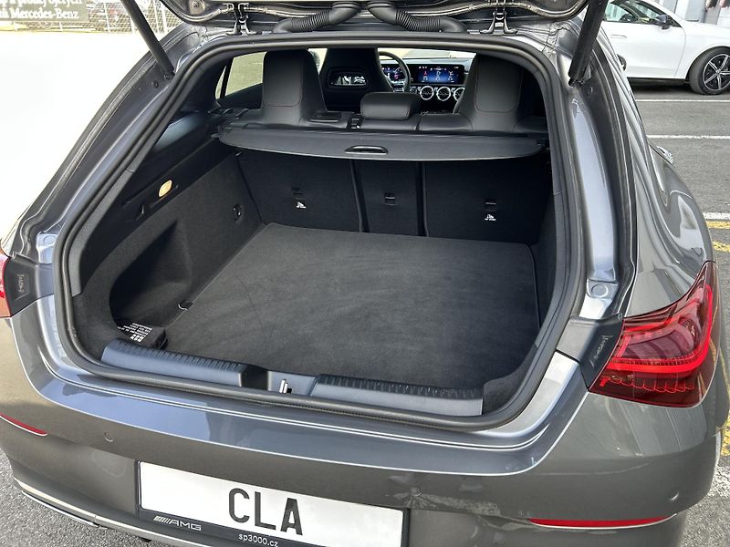 Mercedes-Benz CLA 200 Shooting Brake AMG - fotka 26 z 28