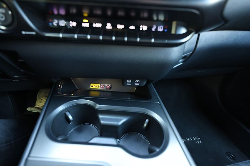 Lexus UX 300h 300H 2.0 HEV BUSINESS TECH - fotka 21 z 30