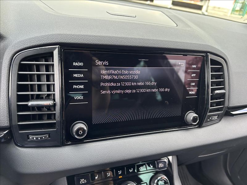 Škoda Karoq 1,5 TSI  110kW Sportline - fotka 39 z 51