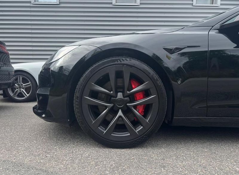 Tesla Model S Plaid AWD FSD Tažné Bílý in.  - fotka 9 z 28
