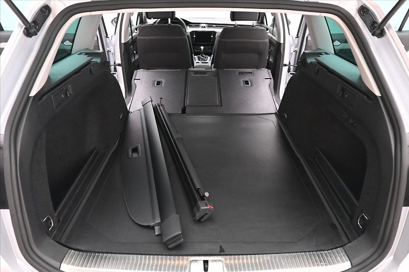 Volkswagen Passat 2,0 TDI 110 kW DSG Business Zá - fotka 11 z 32