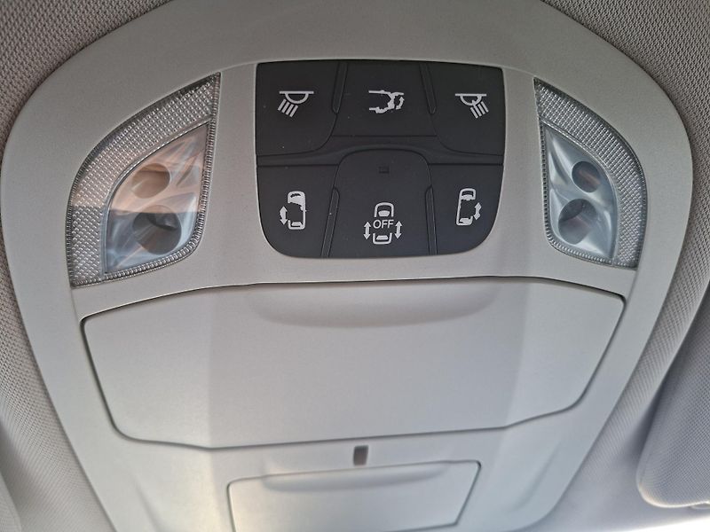 Chrysler Pacifica (2017) 3,6L V6 Touring L PLUS,DVD,And - fotka 30 z 35