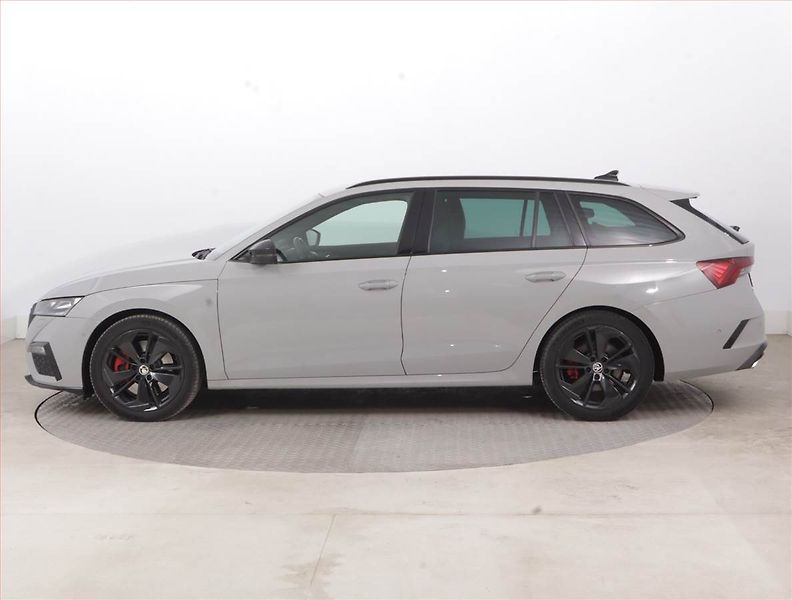 Škoda Octavia (2021) RS 2.0 TSI - fotka 3 z 17