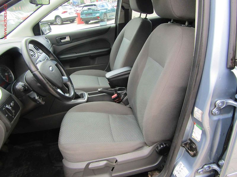 Ford Focus (2007) 1.6i, ČR, AC - fotka 9 z 16