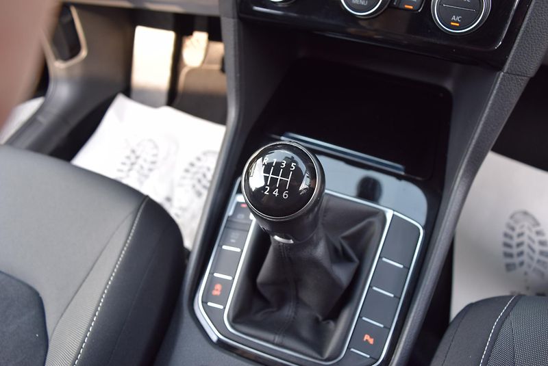 Volkswagen Golf Sportsvan (2015) 1.4TSI 92kw HGLBMT TAŽ KAM APP - fotka 31 z 50