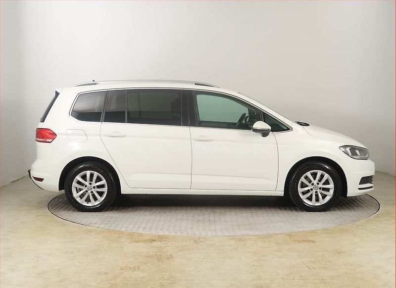 Volkswagen Touran (2018) Comfortline 1.4 TSI, Automat - fotka 6 z 22