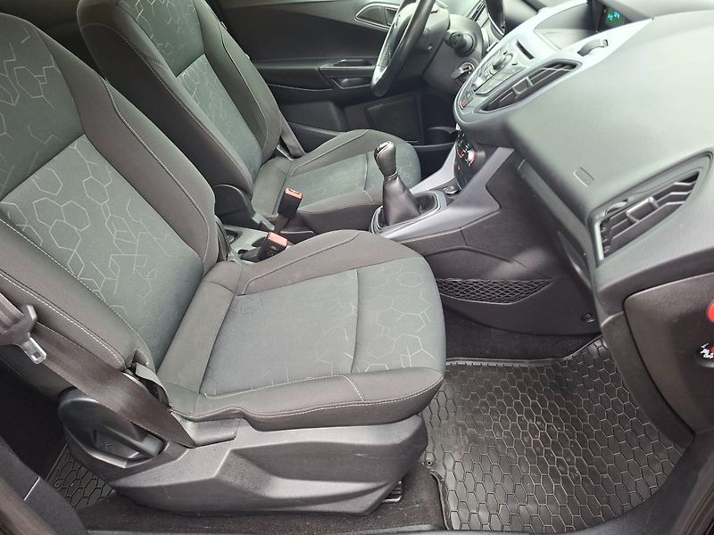 Ford B-MAX (2014) 1.0i 74kW E-BOOST - fotka 17 z 25