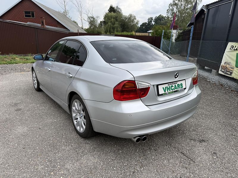 BMW Řada 3 330XD - fotka 5 z 21