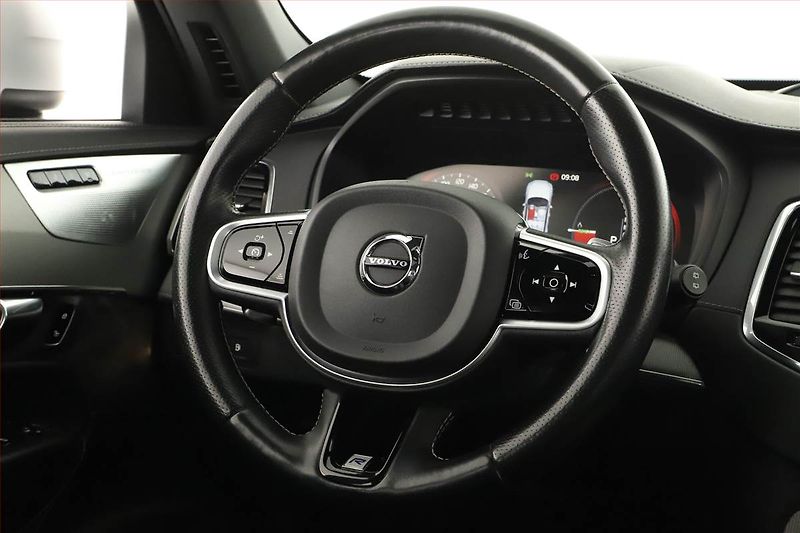 Volvo XC90 (2018) R-Design T8 Twin Engine AWD - fotka 18 z 27