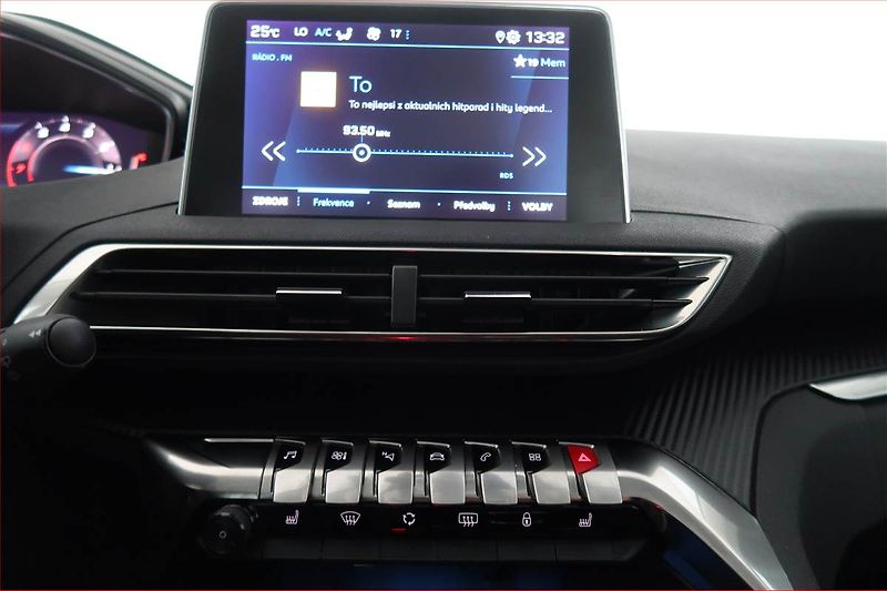 Peugeot 3008 (2021) 1.2 PureTech, Serv.kniha - fotka 12 z 18