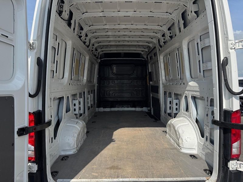 Volkswagen Crafter (2019) L4H3 2.0TDI 103kW CZ DPH - fotka 6 z 11