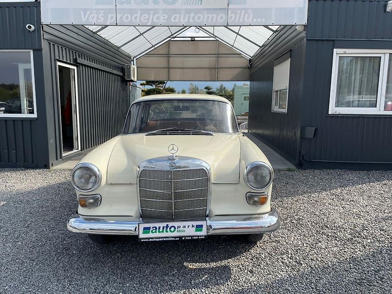 Mercedes-Benz Ostatní 2,0 200D - fotka 2 z 17