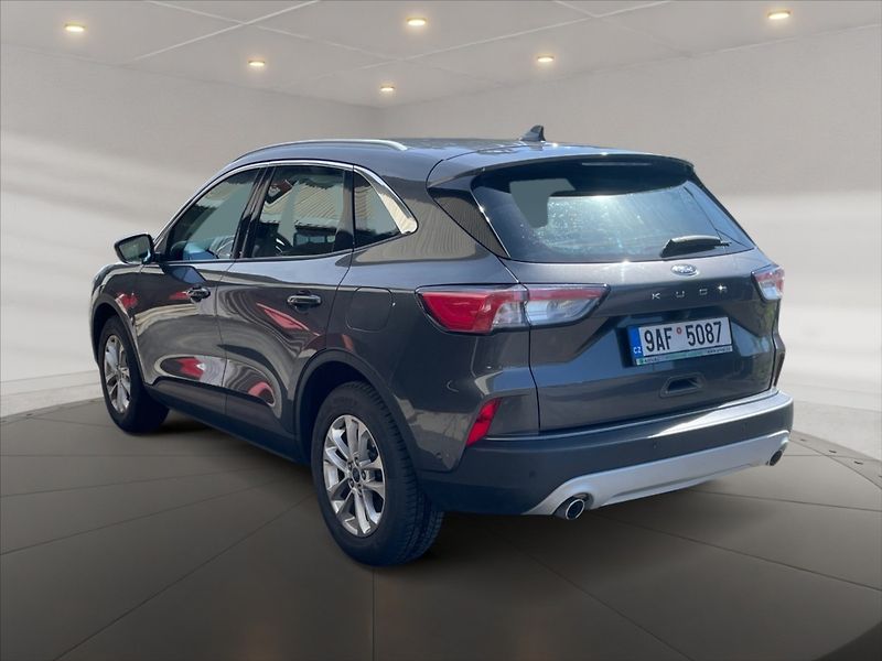 Ford Kuga 1,5 EBL 88 Titanium AT - fotka 4 z 11