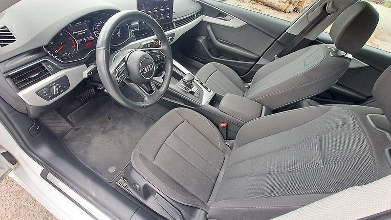 Audi A4 30 TDi S tronic Business line  - fotka 21 z 33