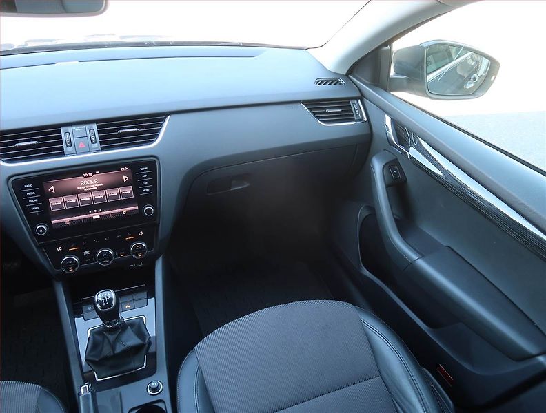 Škoda Octavia (2018) Style 1.6 TDI, ČR,1.maj, Kůže - fotka 8 z 23