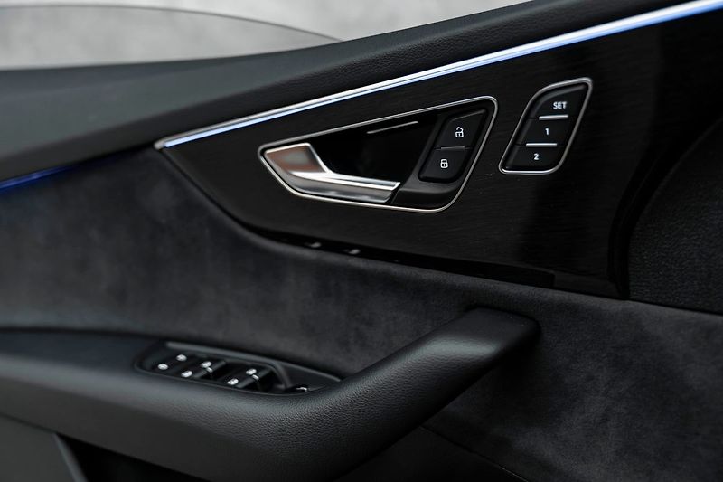 Audi Q8 - fotka 18 z 22
