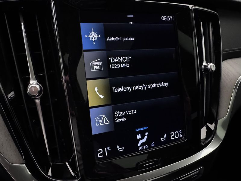 Volvo V60 CC MOMENTUM PRO AUT REZERVACE - fotka 33 z 48