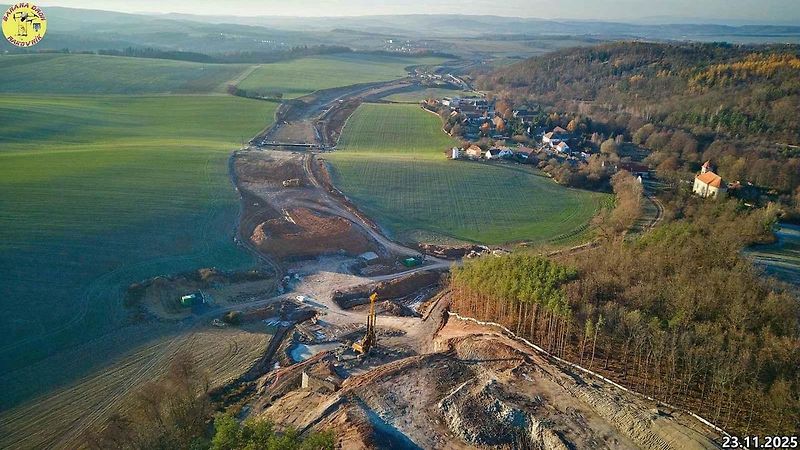 Staveniště dálnice D6 úseku Petrohrad - Lubenec. Foto: Jan Banán Svoboda