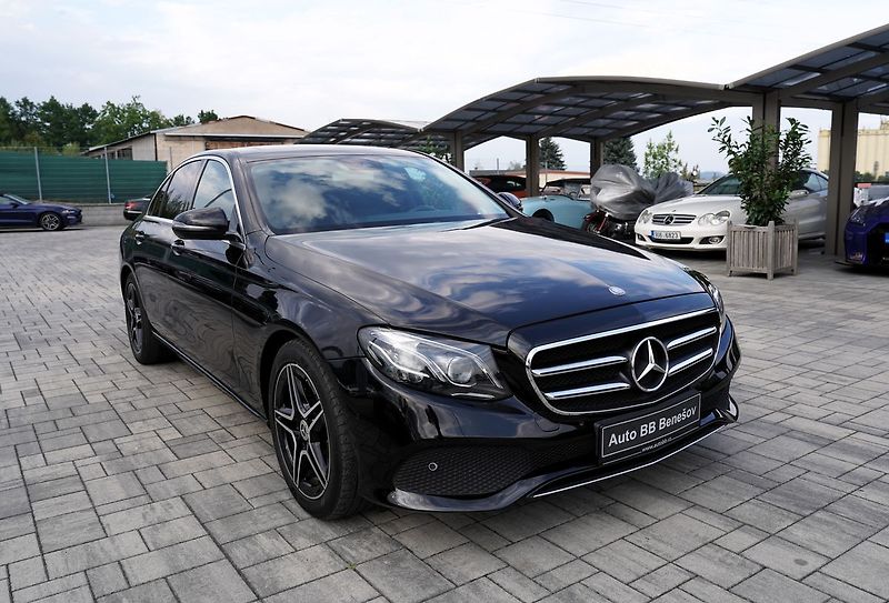 Mercedes-Benz Třídy E E 220d AMG/LED/AT9/kůže - fotka 8 z 46