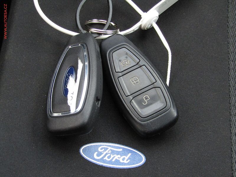 Ford Kuga (2015) 1.5EB, Trend Plus - fotka 17 z 18